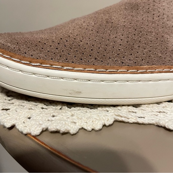 Ugg Adley Perf Slip On Suede and Leather Sneakers 6.5 - Picture 6 of 8